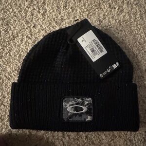 NWT Refreshed Speckled beanie Oakley with Logo Patch color blackout unisex size